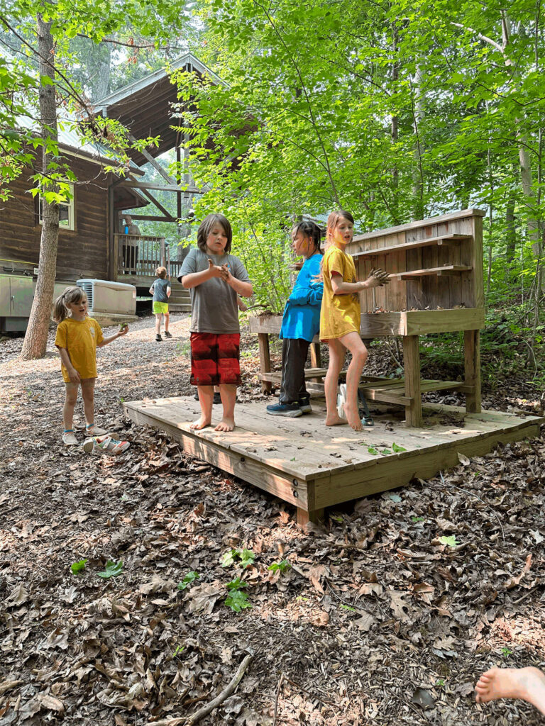 fairhaven-school-gallery-mud-kitchen